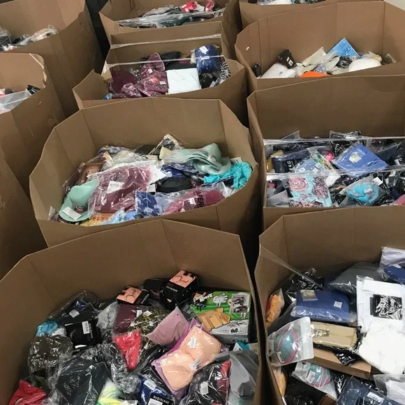 50 Wholesale Liquidation Box Lot Amazon TARGET Clothing Shoes Mixed Box Women - Picture 4 of 14